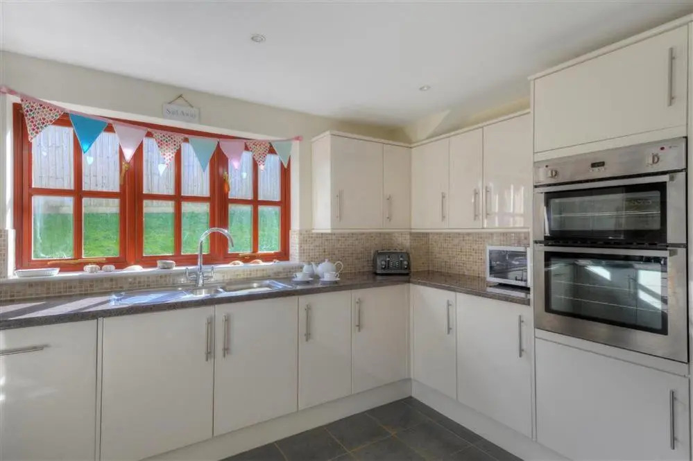 28 Barnes Meadow