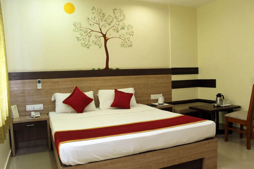 HOTEL GREEN TREES