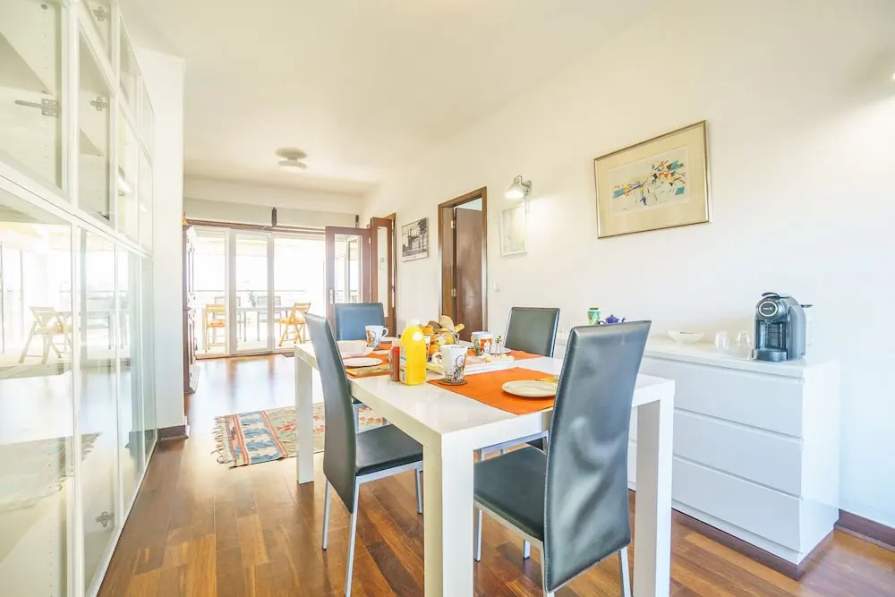 Seafront Condo & Big Terrace