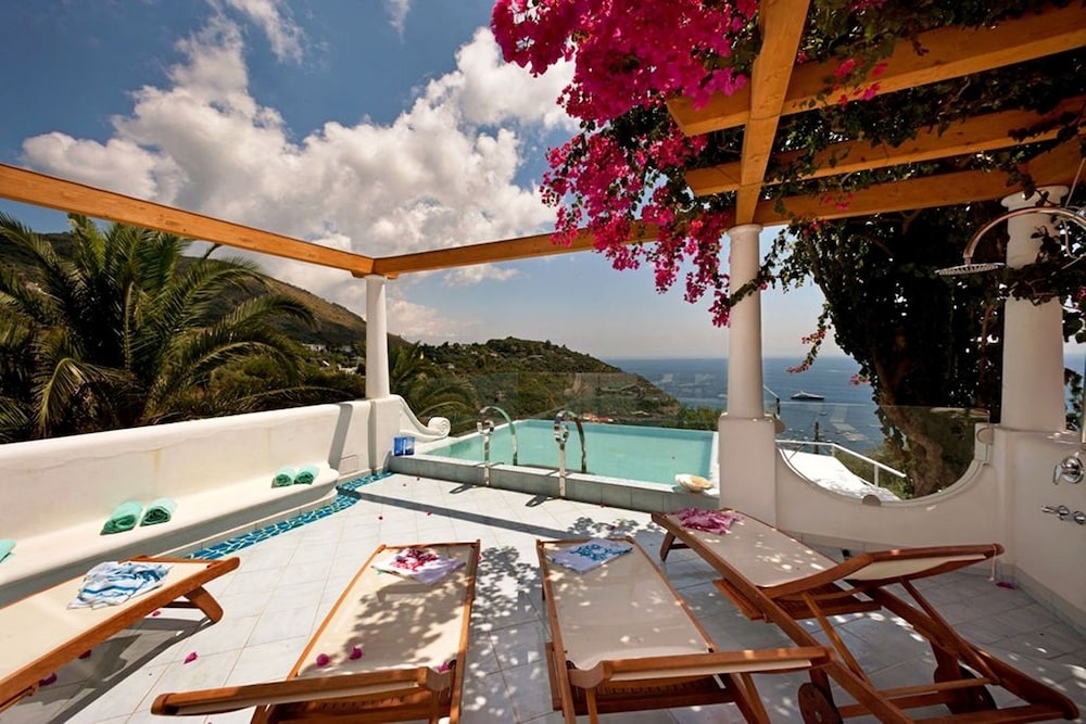Amore Rentals - Villa Ariadne