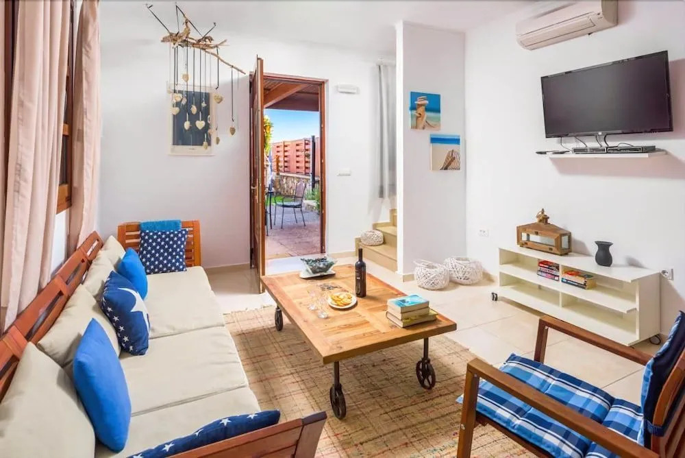 Lindos Sapphire