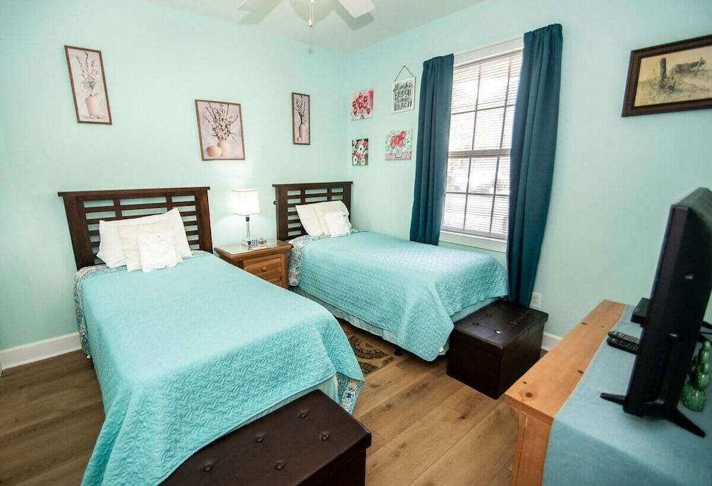 Magnolia Place 4789-103