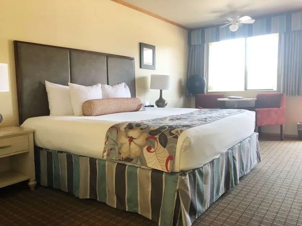 River House Inn, a Baymont by Wyndham