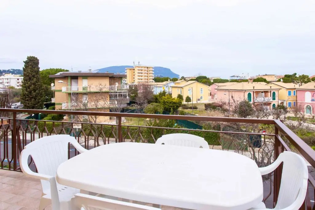 M153 - Marcelli, nuovo trilocale con terrazzo