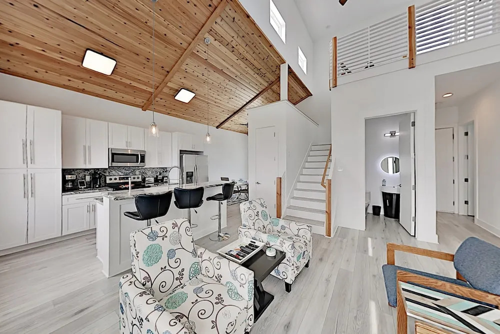 Walk To Beach! Custom Gulf-view New Build W/ Pool 3 Bedroom Home