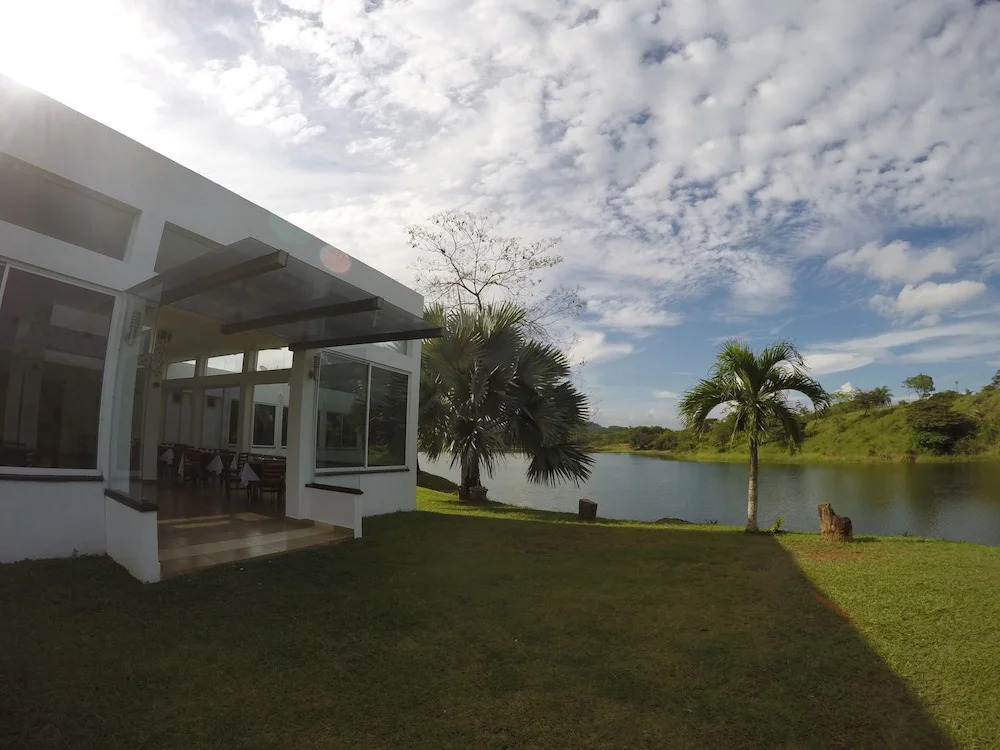 Hotel Vista Lago