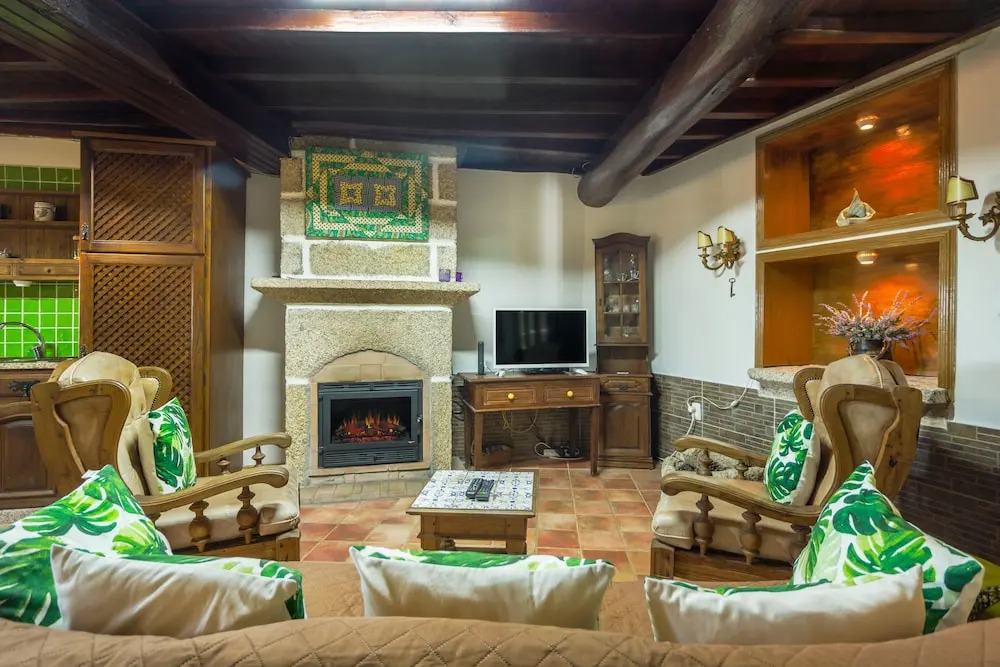 Casa MontSanto with Balcony & Terrace