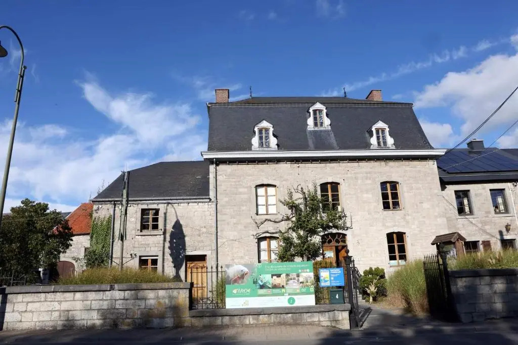 Aux Trois Petits Cochons