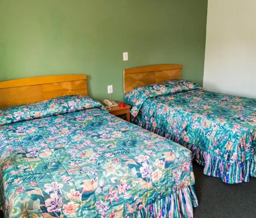Bay Drive Motel