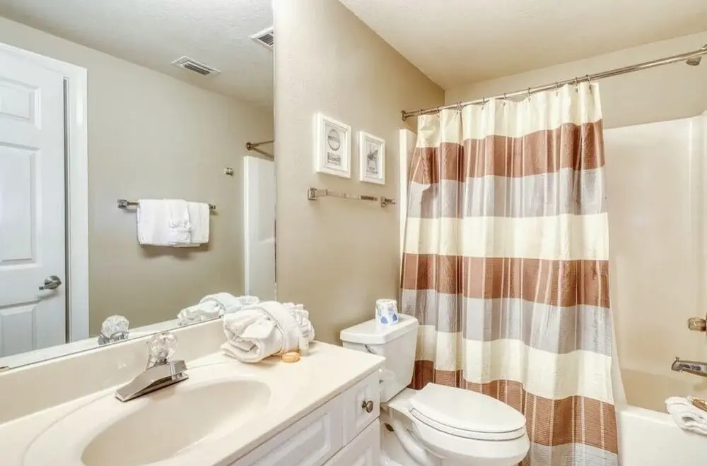 Admirals Quarters 1205 4 Bedroom Condo by Redawning