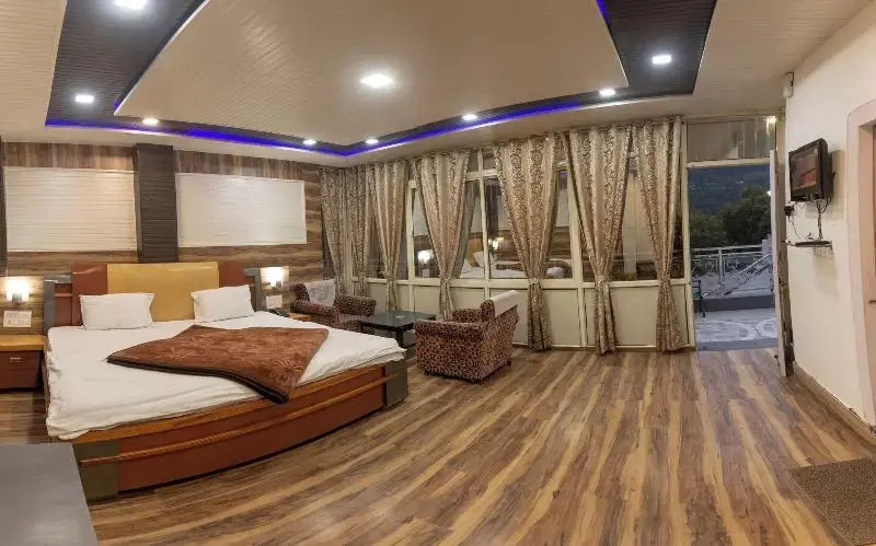 India Hotel - Hotel on Mall Road Nainital