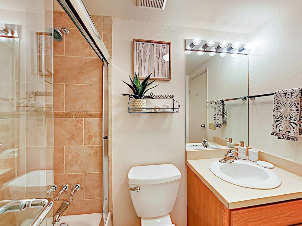 55 Upper Woodbridge - 3 Br Condo