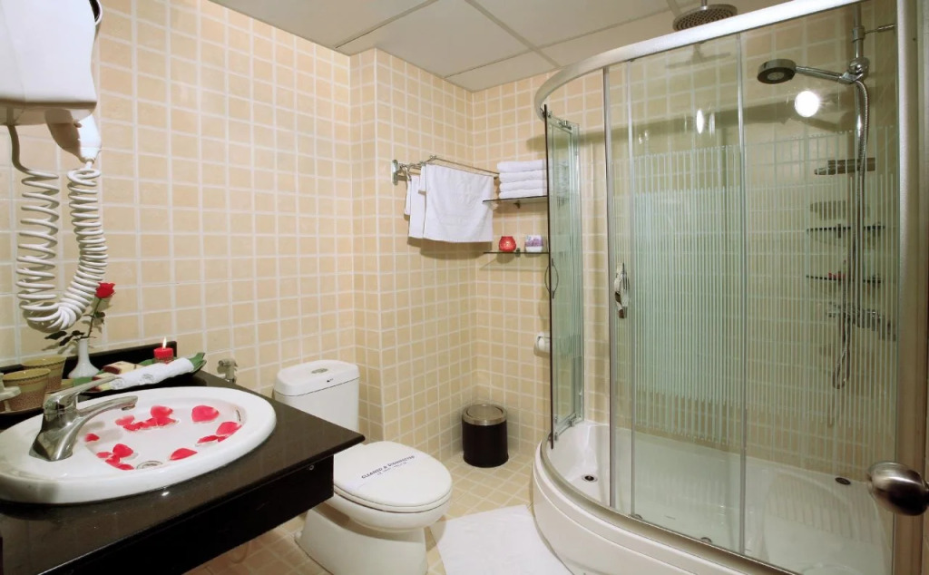 Hanoi House Hotel & Travel