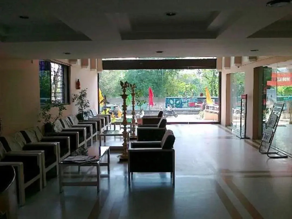 Hotel Saratharajans