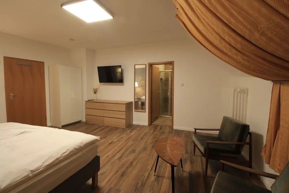 Zimmer AsiaDreieck Pension