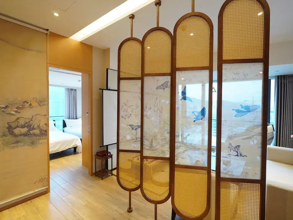 Interact China Fine Condo - Novotown