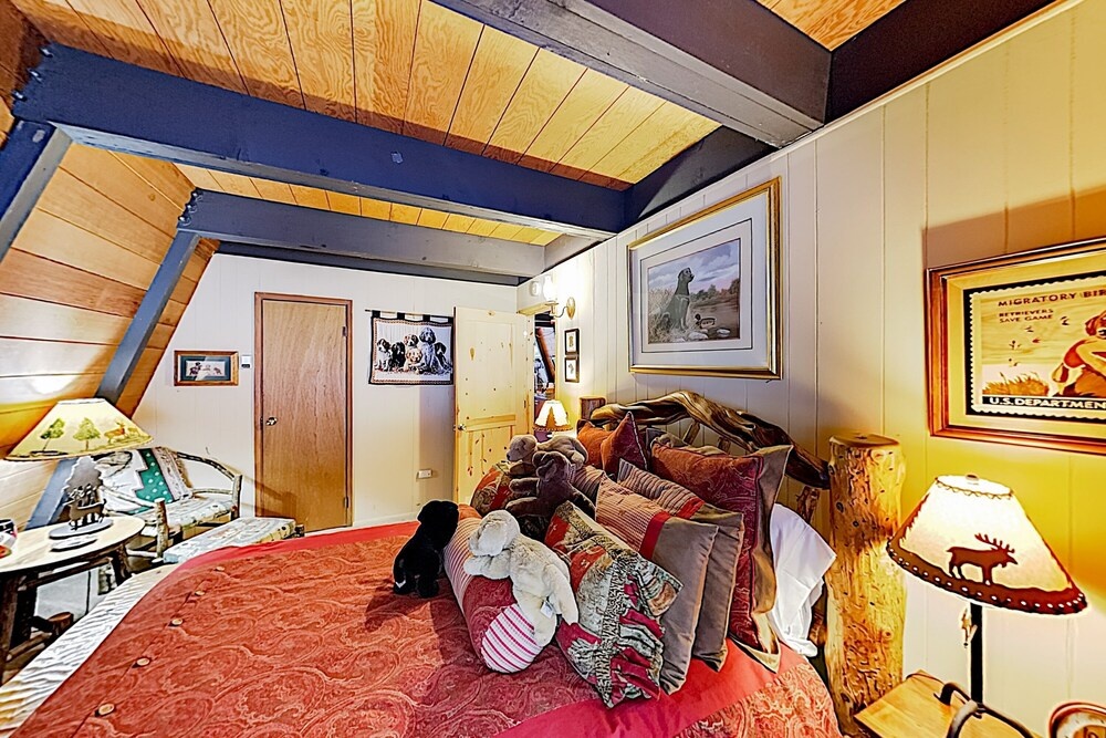 New Listing! Woodsy Cabin w/ Hot Tub, 3 Decks home