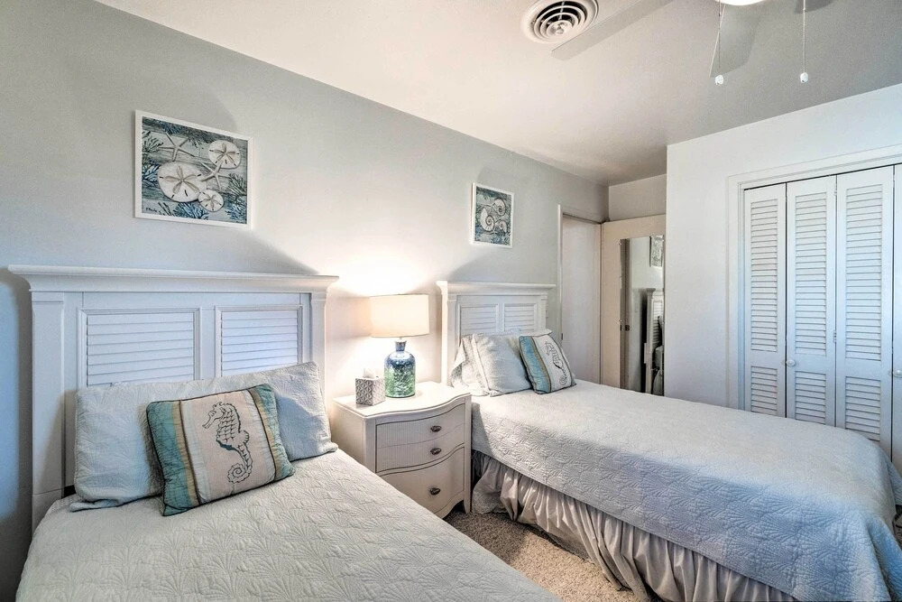 Sunny + Alluring Englewood Retreat w/ Dock!
