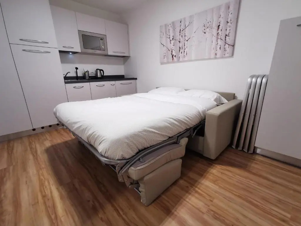Hostdomus - Smart Tech Apartment
