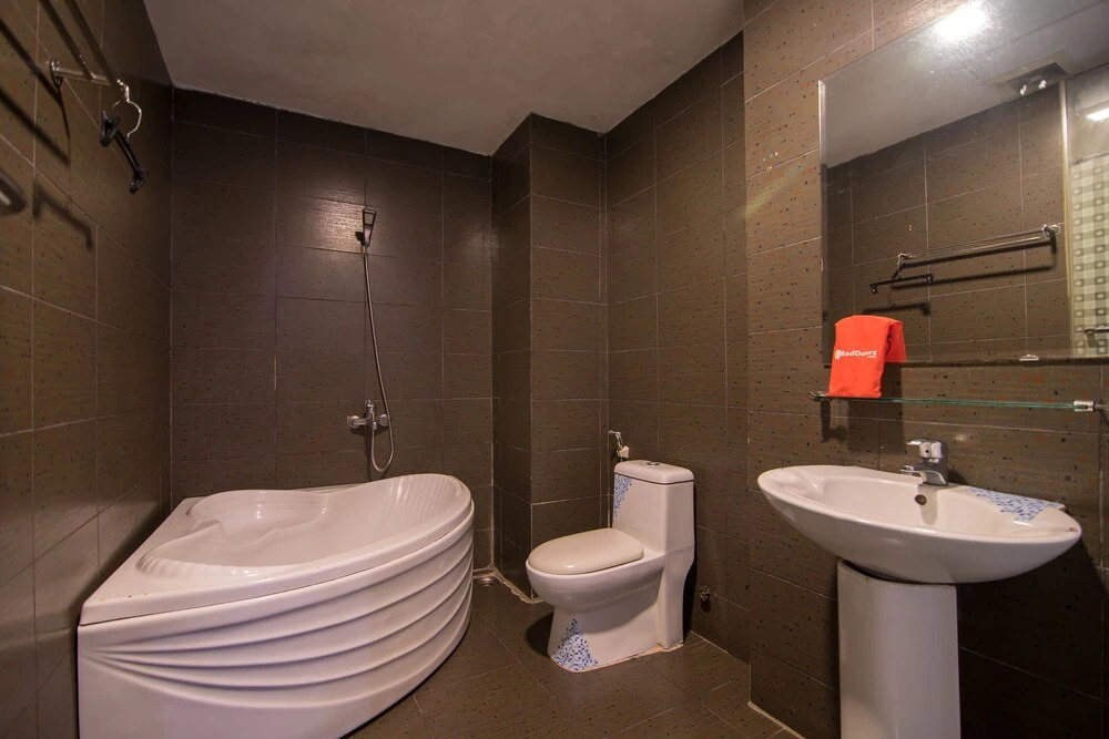 RedDoorz Plus near Tan Dinh Market 2