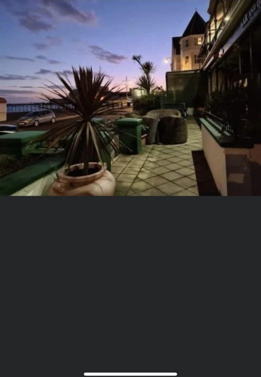 The Carlton Hotel