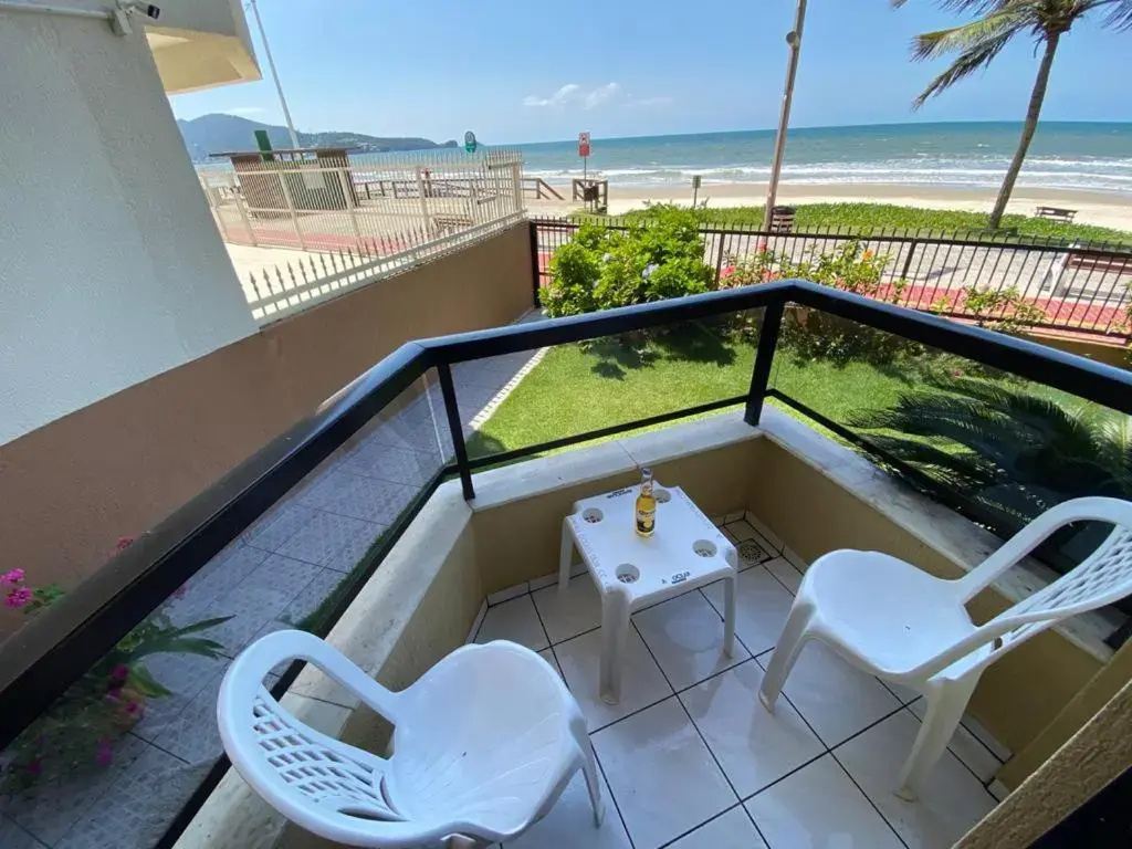 Itapema, Maravilhoso Frente Mar, com Vista, Pe na Areia, Ar, Wi-fi, Smart Tv