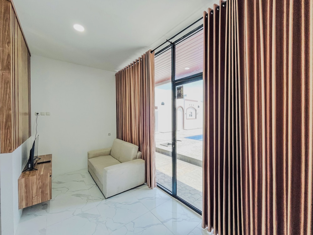 Elegant And Homey Studio Villa Timeless Sevilla