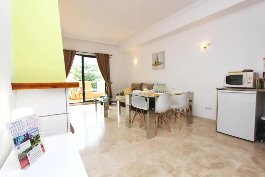 La Duquesa, greatly located 1 bedroom apartment in desirable urbanization, backing to Golf course near the beach LA312