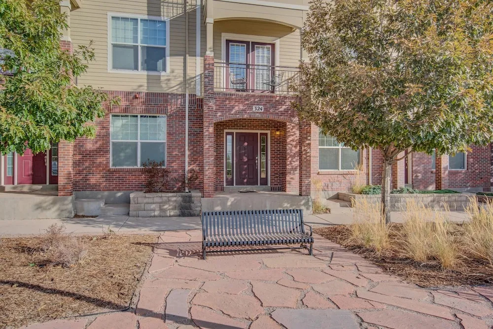 Urban Practicality! 3 Beds, Patios & Dog Friendly