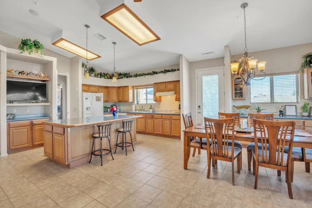 Luxury Home Near Golf Course, Airport, Embry Riddle-Hole in One!