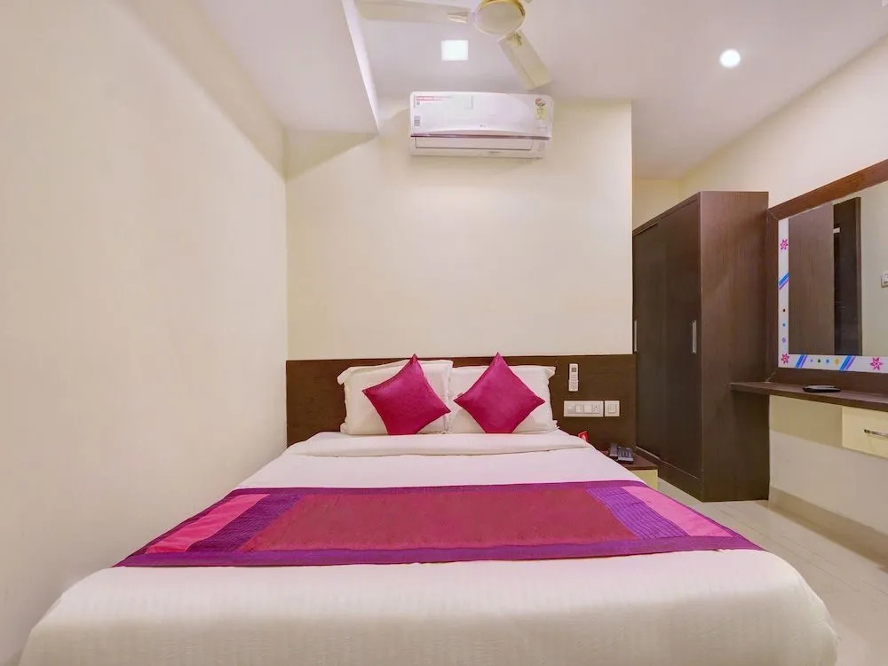 Hotel SVS Luxury Rooms JNTU-Kukatpally Hyderabad