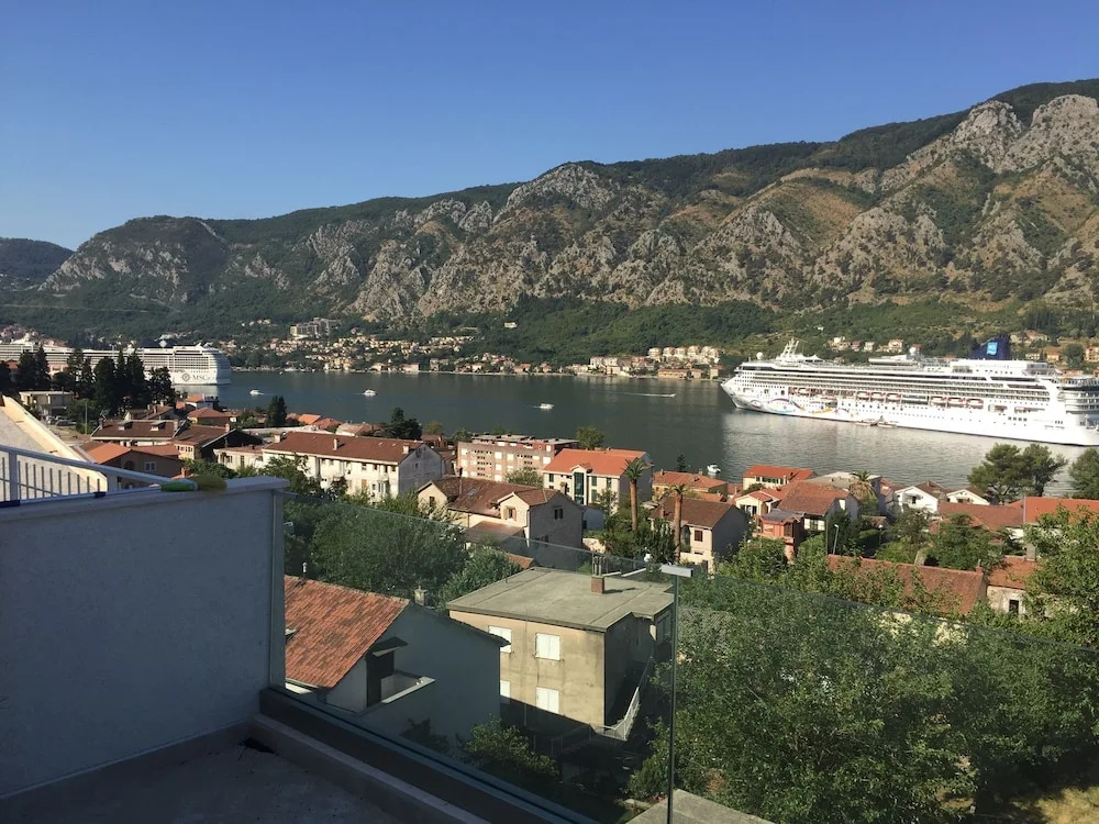 P.S. Cattaro Apartments