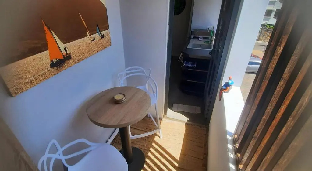 Modern apartment - Excellent location 50m from the beach, restaurants, bars, shops