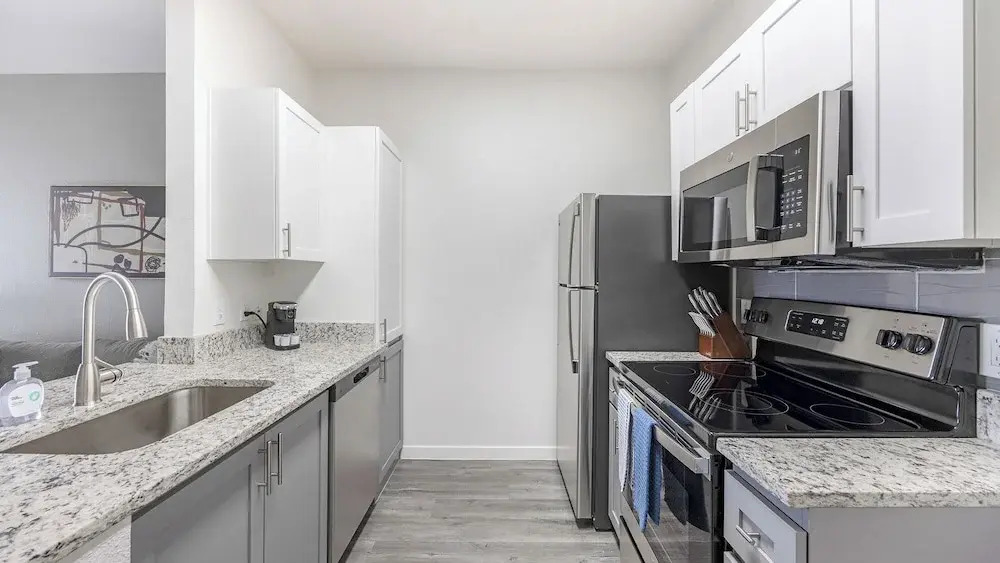 Landing Beautiful 1BD Pool Rooftop Lounge