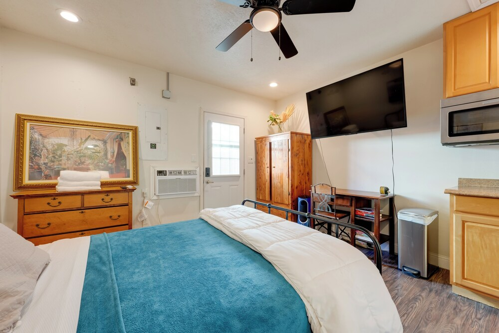 Fish & Kayak: Palm Harbor Studio w/ Pool Access!
