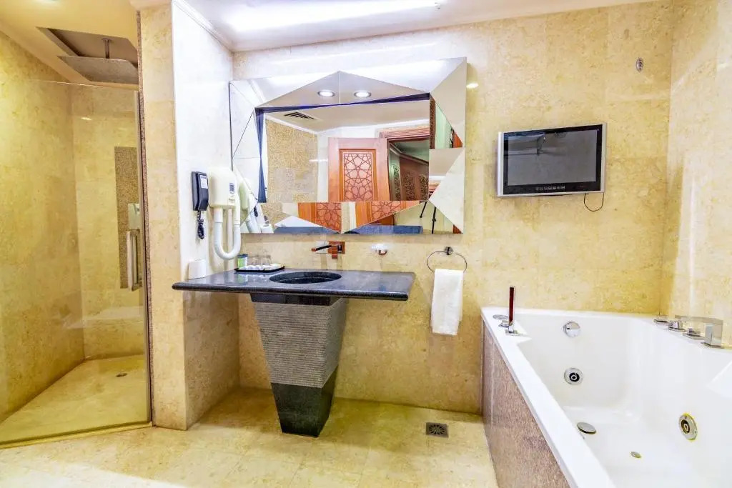 Platinum Hotel