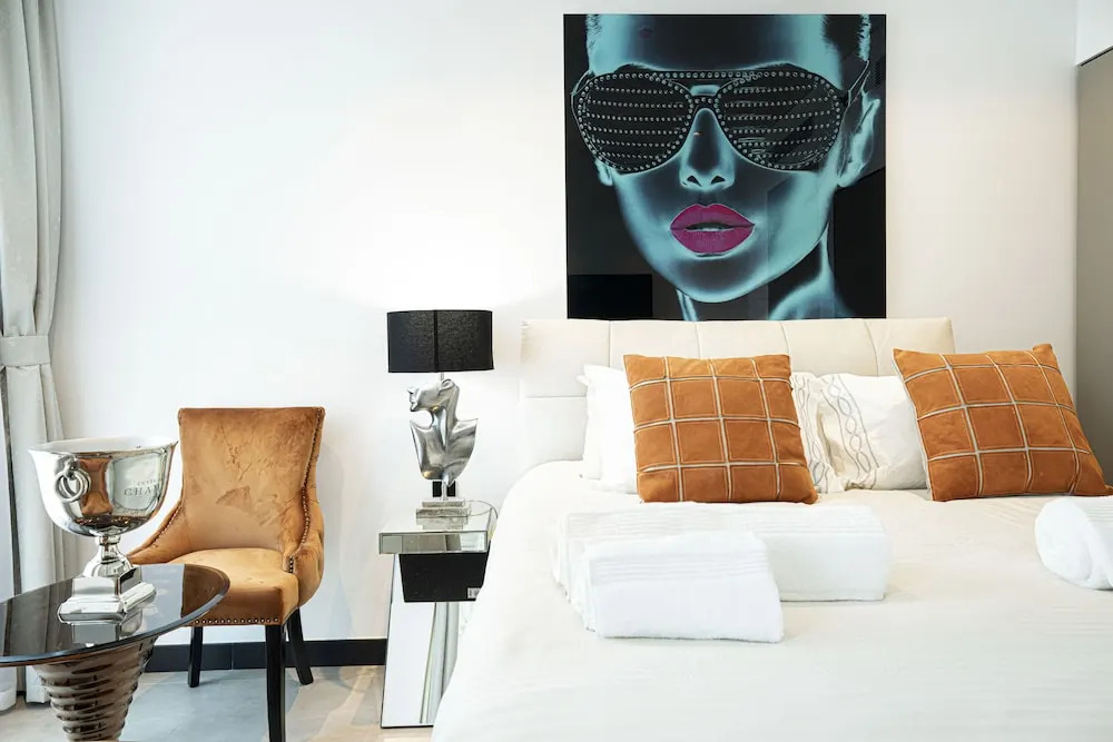 Waves - The Suite Dubai Luxury Studio Waterfront Living