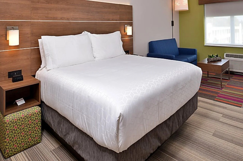 Holiday Inn Express Melbourne West by IHG