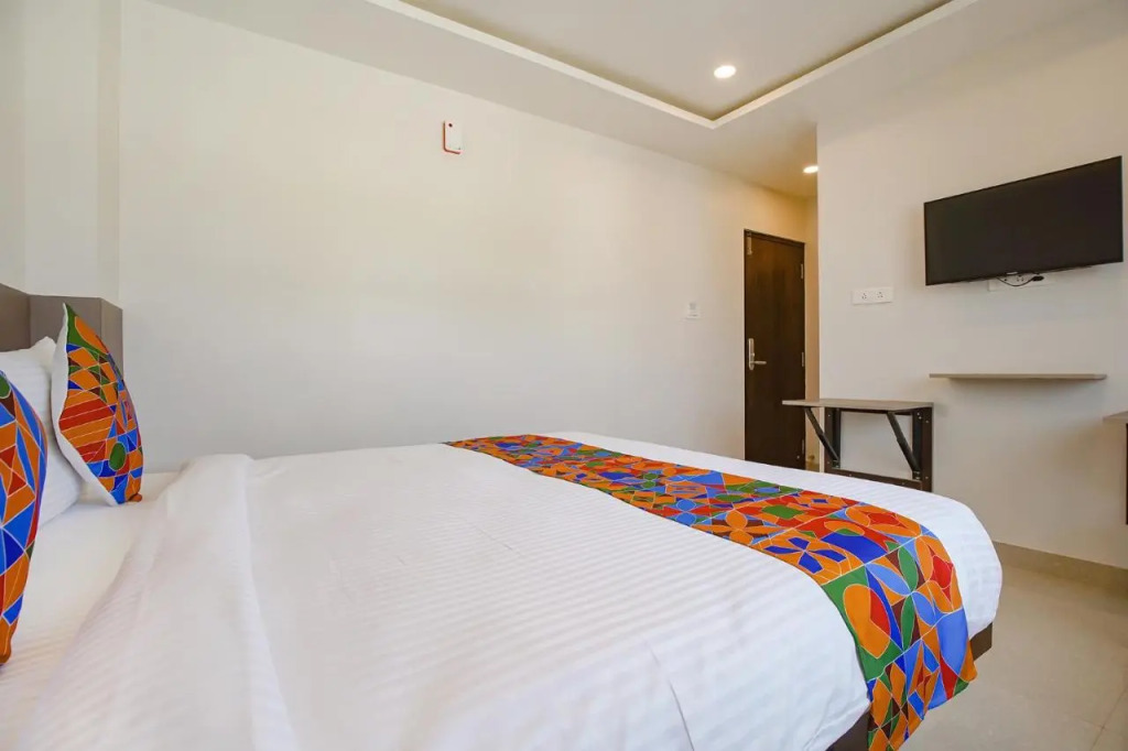 Fabhotel Athasri Inn