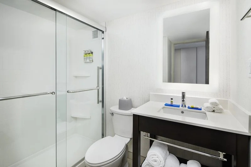 Holiday Inn I 64 West End