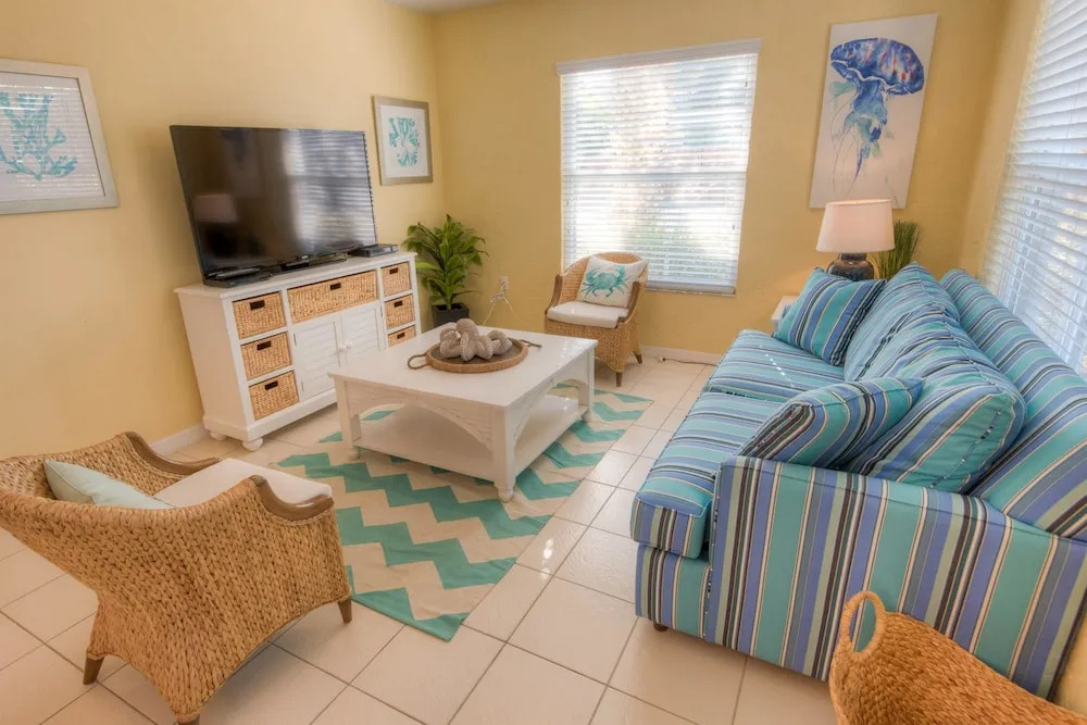 Shells and Sunshine Apartment 3