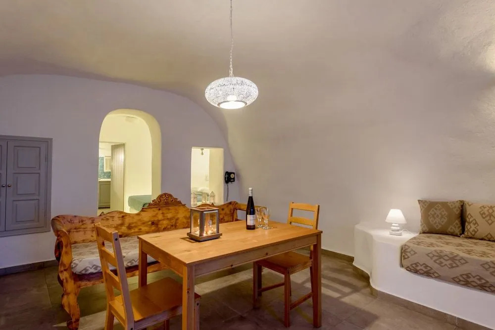 Ianthe Apartments & Villa