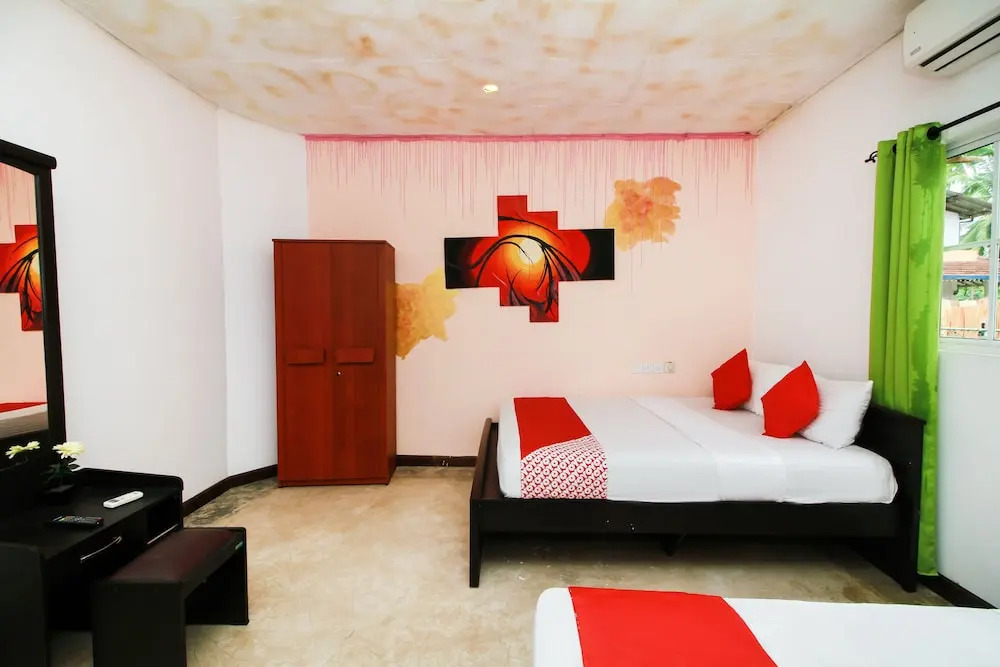 OYO 242 Dhanamuthu Hotel And Banquets