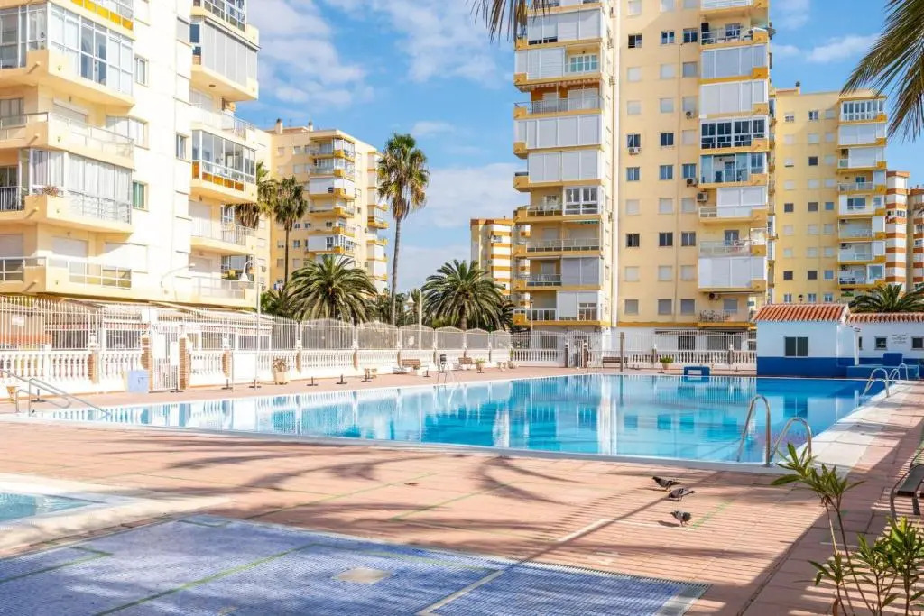 Valparaiso Apartment 50 mts from Beach, pools, sea views, tenis, terrace