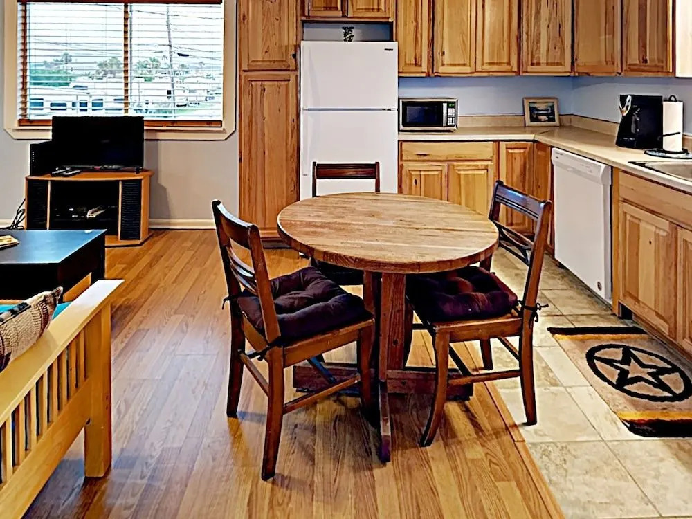 Deckhouse - Two Bedroom Home