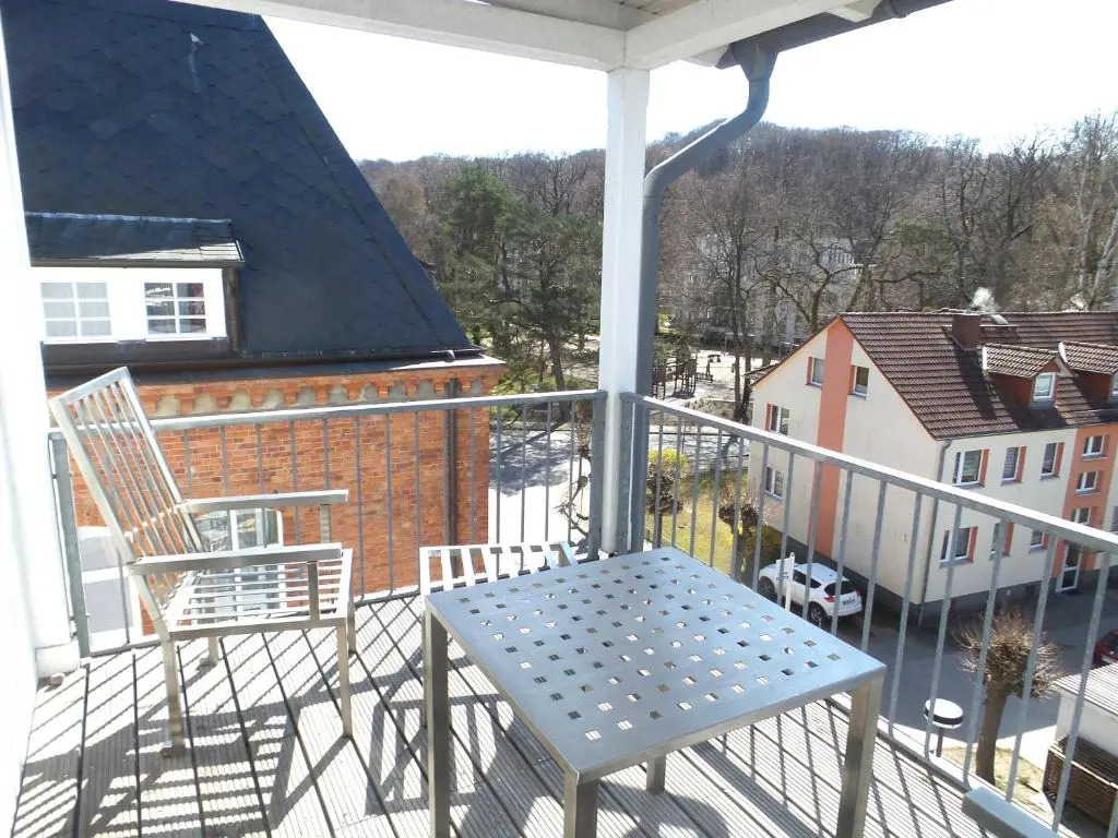 FeWo direkt am Strand mit Meerblick und Südbalkon, Villa Freia 27, Binz