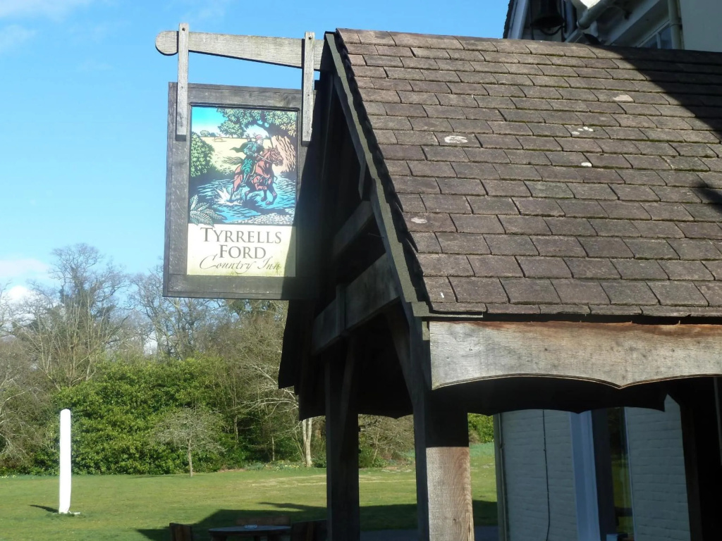 Tyrrells Ford Hotel