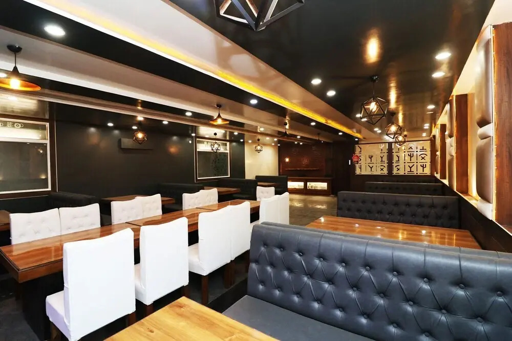 OYO 29423 03 Townhouse Inn