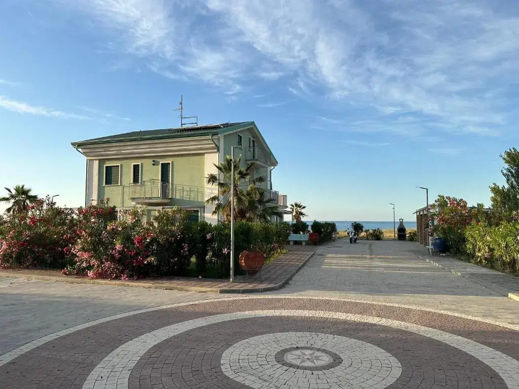 Green House Beach
