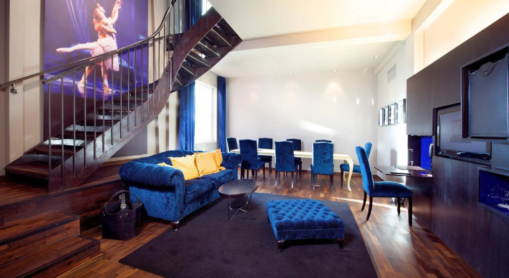 Home Hotel Folketeateret
